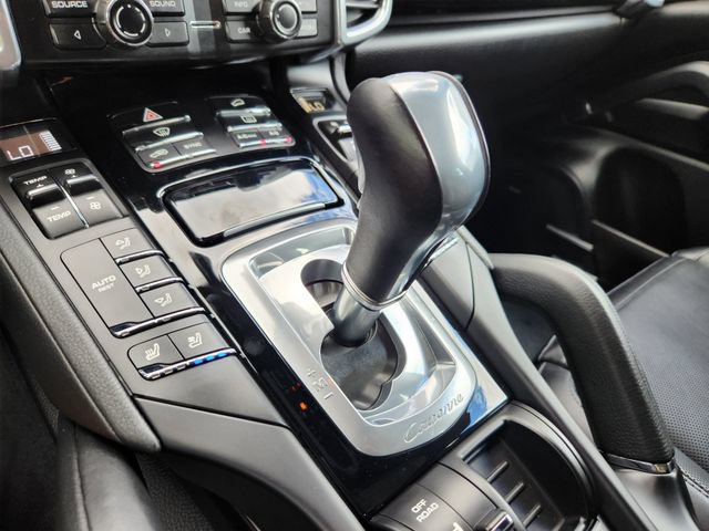 Used 2016 Porsche Cayenne AWD/4WD image 17