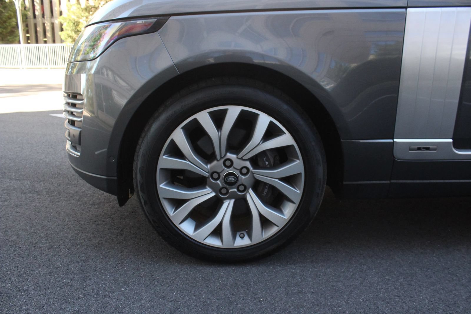 Used 2018 Land Rover Range Rover Long Wheelbase Autobiography AWD/4WD image 11