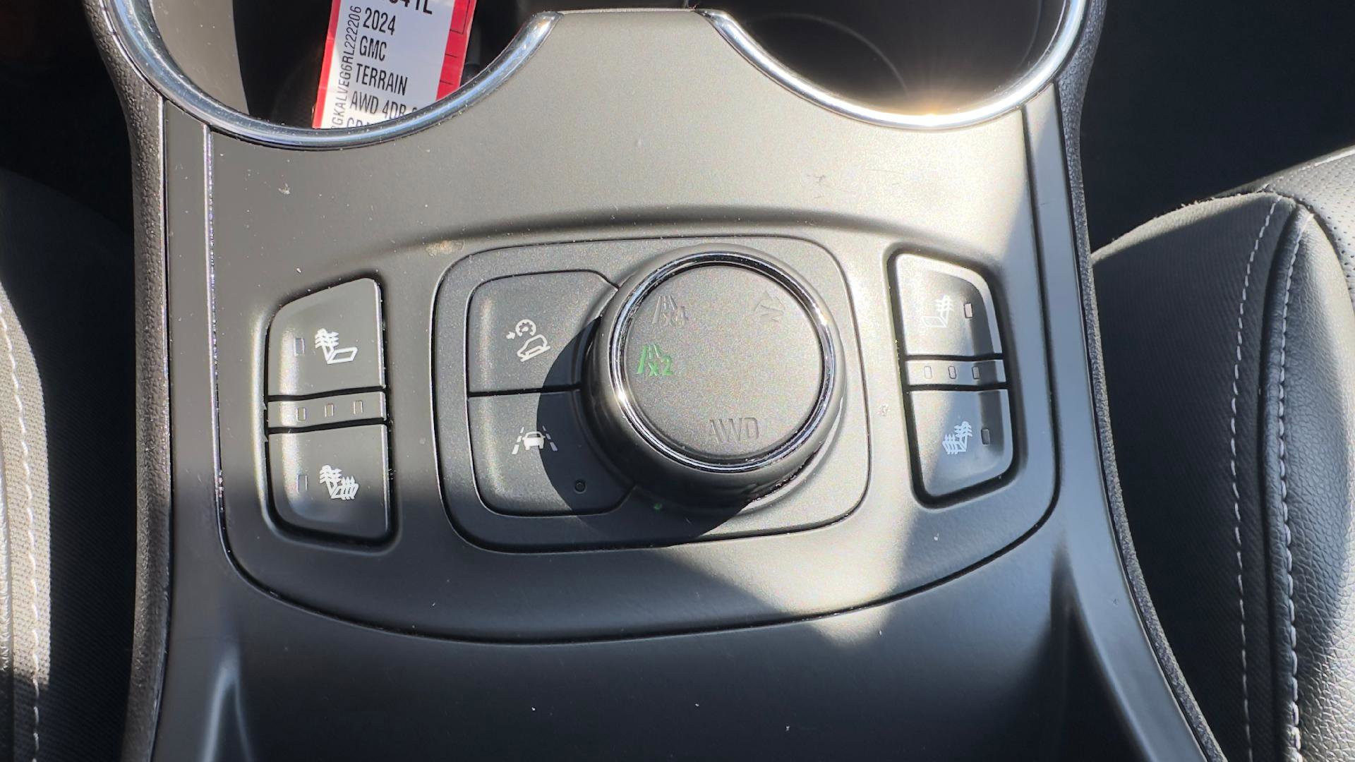 Used 2024 GMC Terrain SLT AWD/4WD image 17