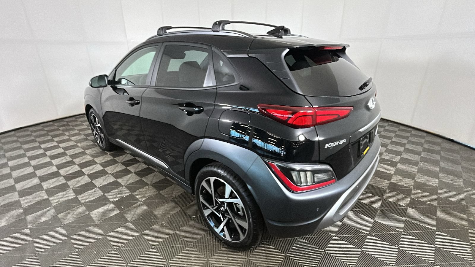 Used 2023 Hyundai Kona Limited AWD/4WD image 5
