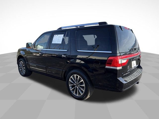Used 2017 Lincoln Navigator Select RWD image 7