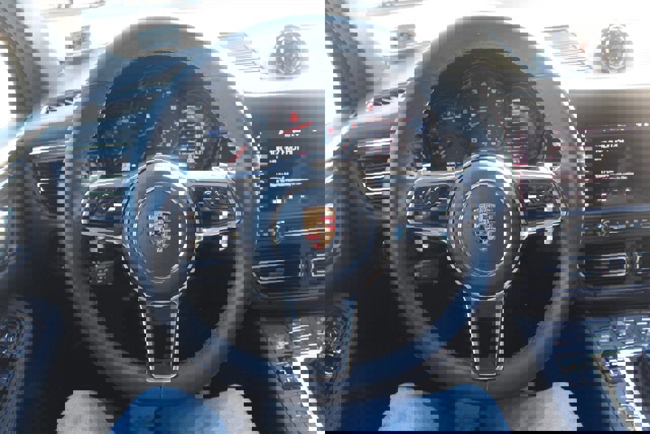 Used 2020 Porsche Macan image 6