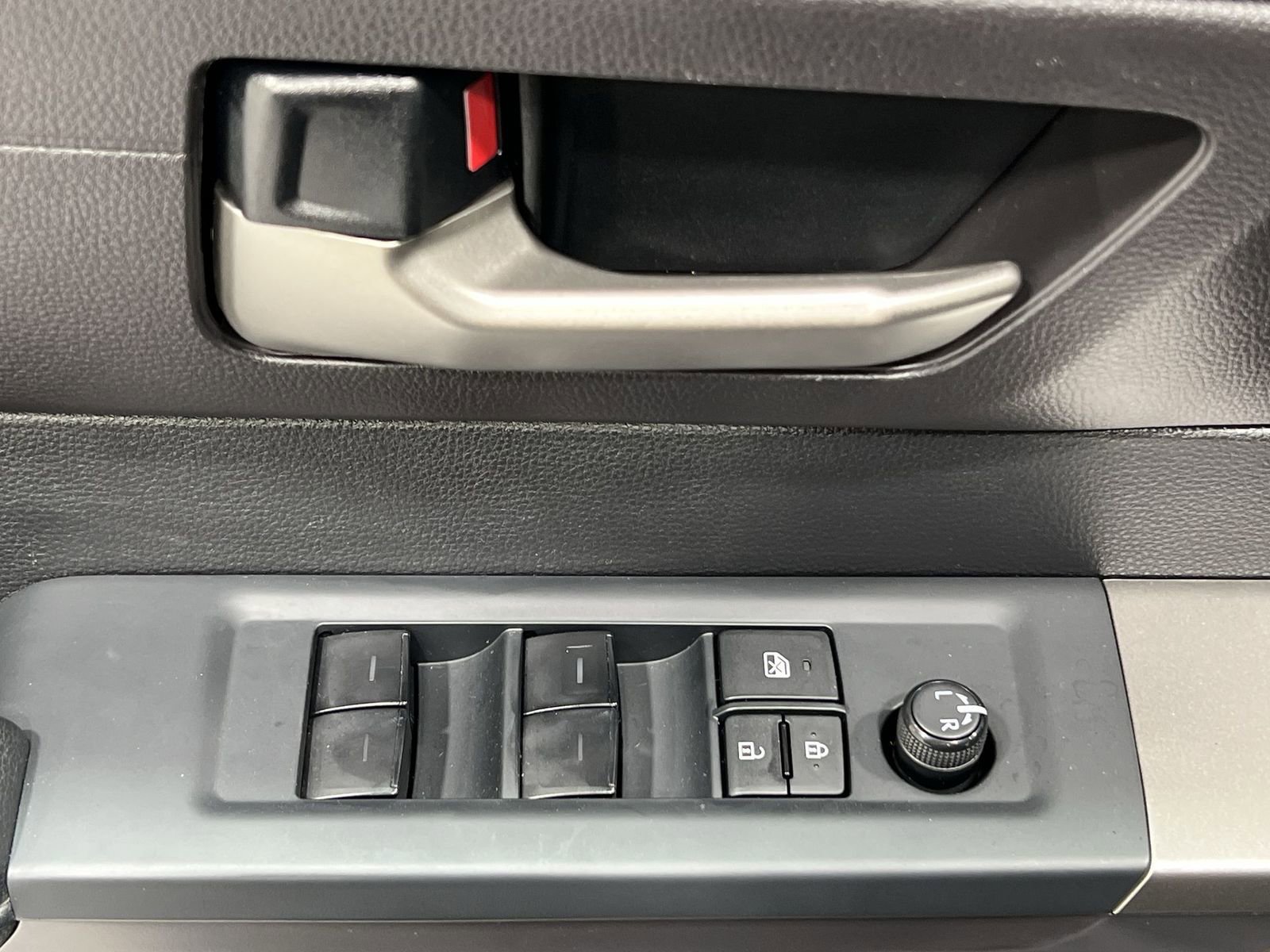 Used 2022 Toyota Tundra SR5 w/ TRD Off-Road Package image 13