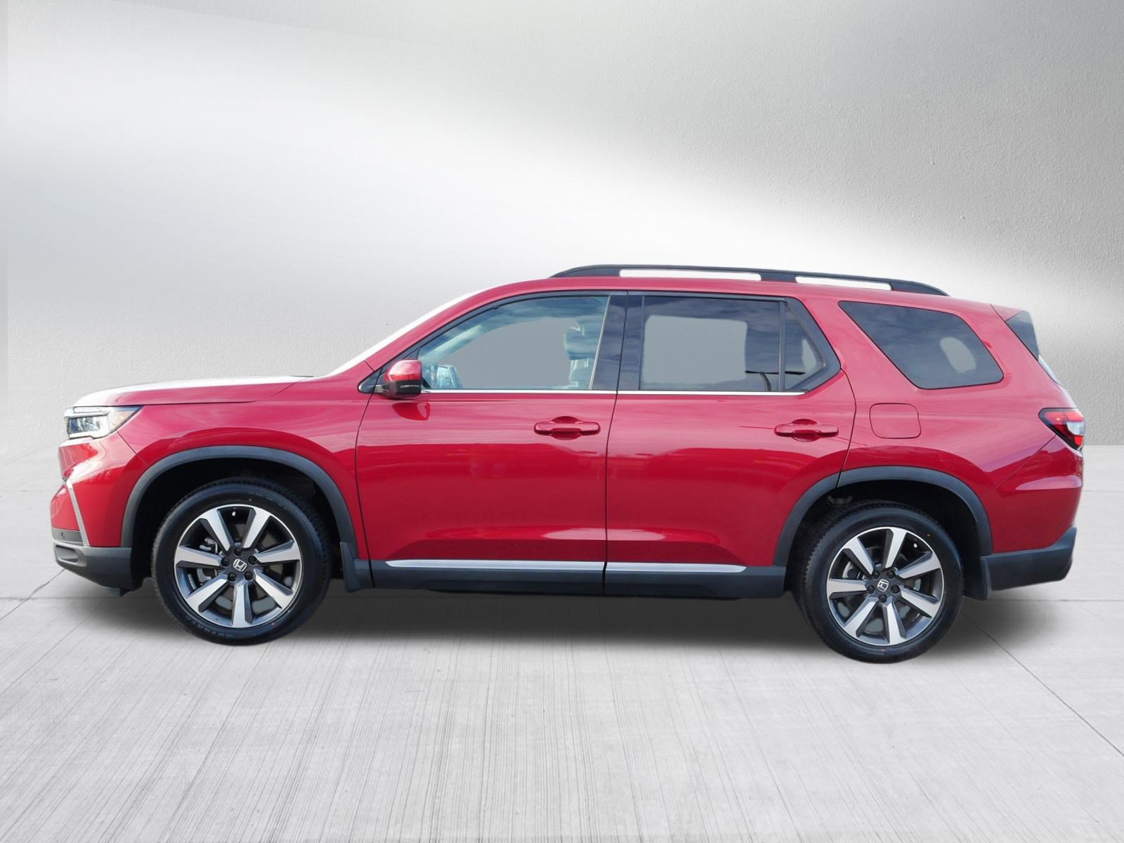 Used 2023 Honda Pilot Touring image 4