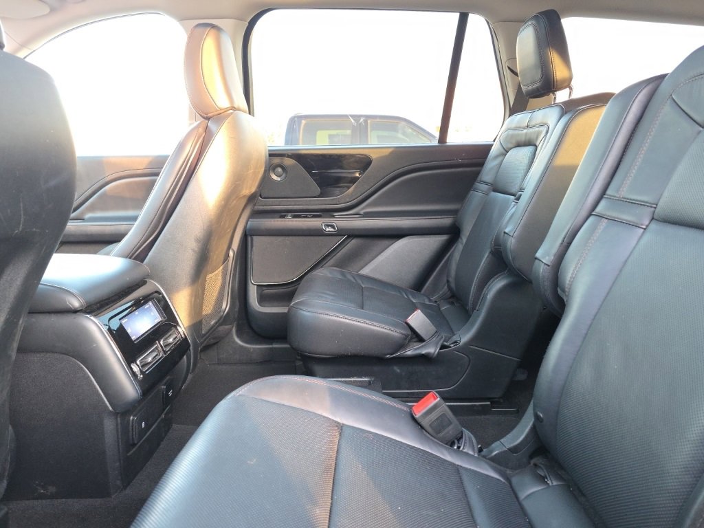 Used 2024 Lincoln Aviator Reserve image 16