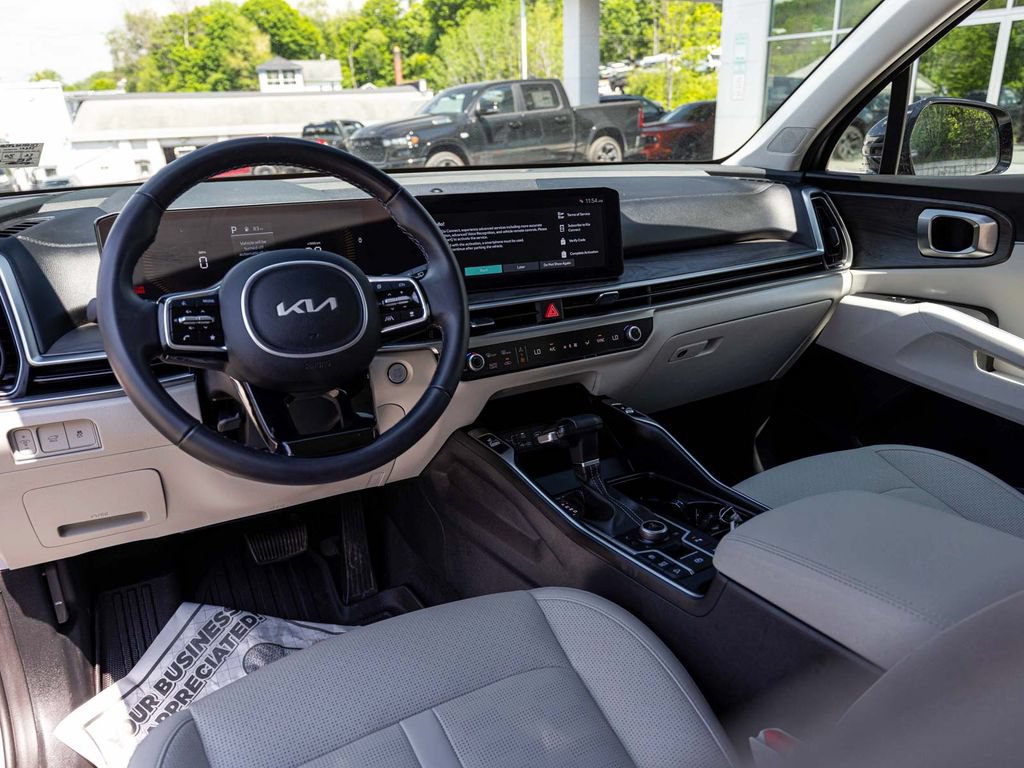 Used 2025 Kia Sorento X-Line EX AWD/4WD image 17