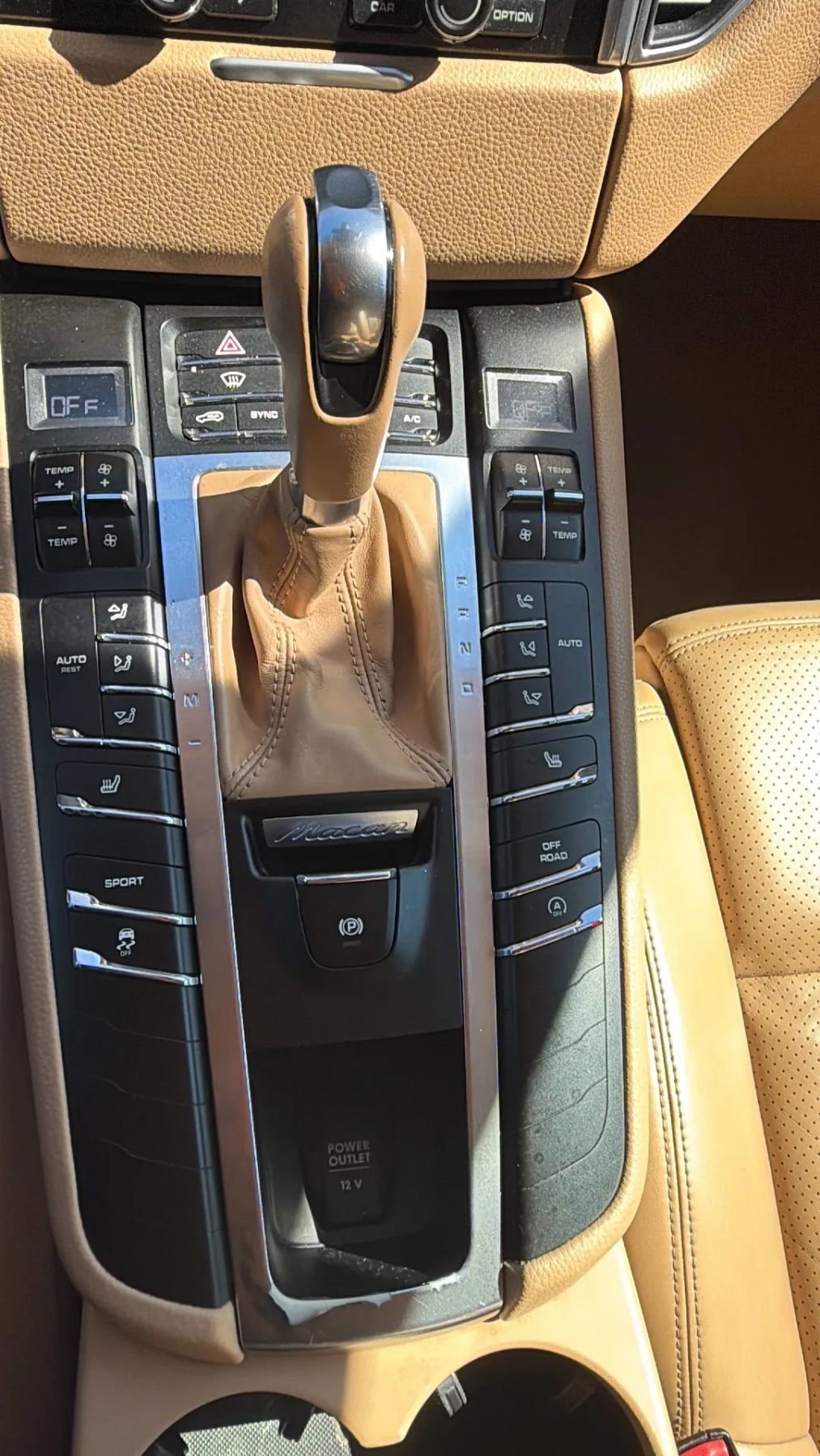 Used 2015 Porsche Macan S AWD/4WD image 32