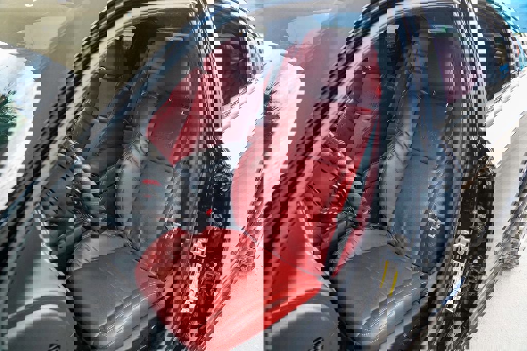 Used 2022 Dodge Charger SRT Hellcat image 4