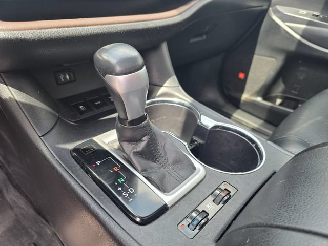 Used 2015 Toyota Highlander Limited AWD/4WD image 22