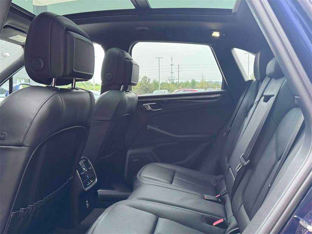 Used 2025 Porsche Macan Turbo image 26