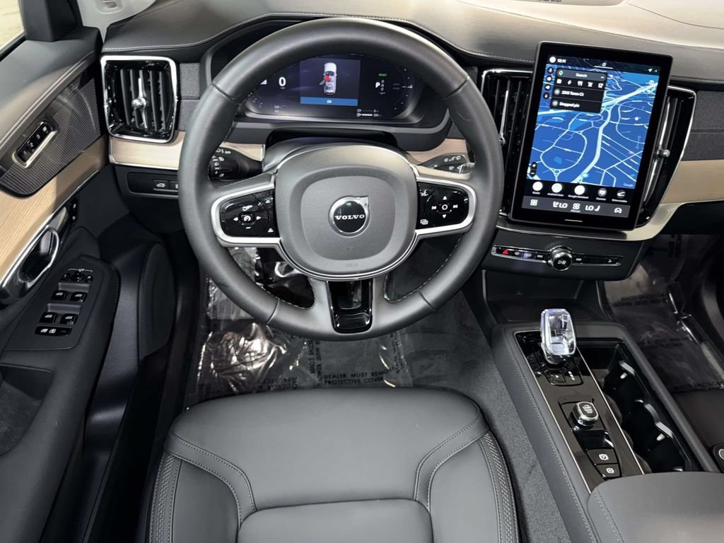 Certified 2025 Volvo XC90 T8 Plus w/ Protection Package Premier AWD/4WD image 4
