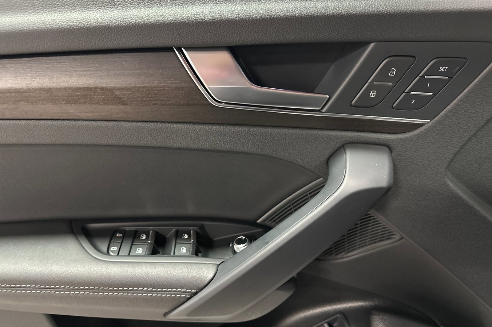 Used 2023 Audi Q5 e Premium Plus w/ Premium Plus Package image 10