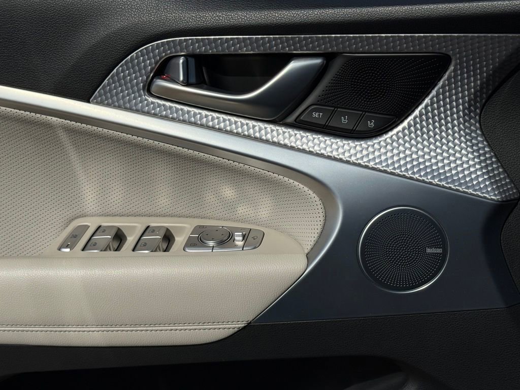 Used 2023 Genesis G70 2.0T w/ Sport Prestige Package image 22