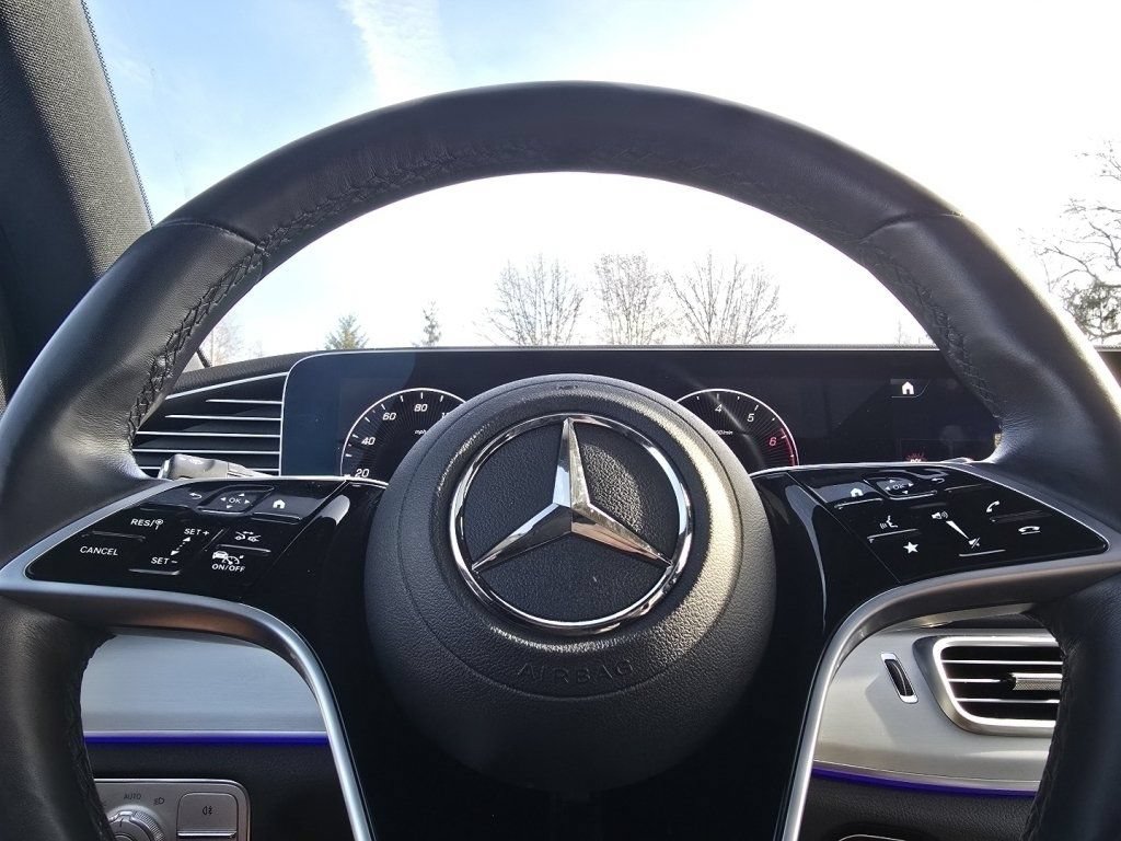 Used 2025 Mercedes-Benz GLS 450 4MATIC image 24