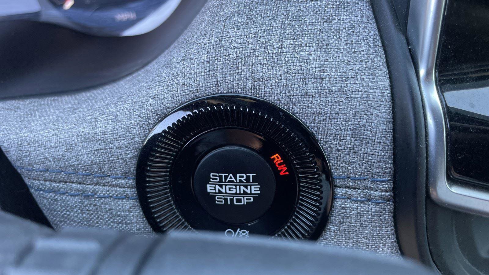 Used 2025 Jeep Compass Sport image 19