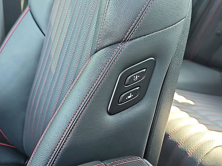 Used 2025 Genesis G70 3.3T Advanced RWD image 19