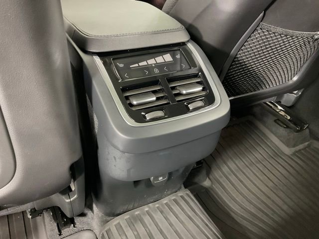 Used 2023 Volvo XC90 B6 Plus w/ Protection Package Premier AWD/4WD image 23