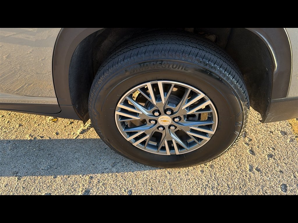 Used 2024 Chevrolet Traverse LT w/ LPO, Floor Liner Package AWD/4WD image 26