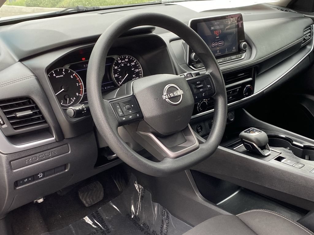 Used 2025 Nissan Rogue S FWD image 21