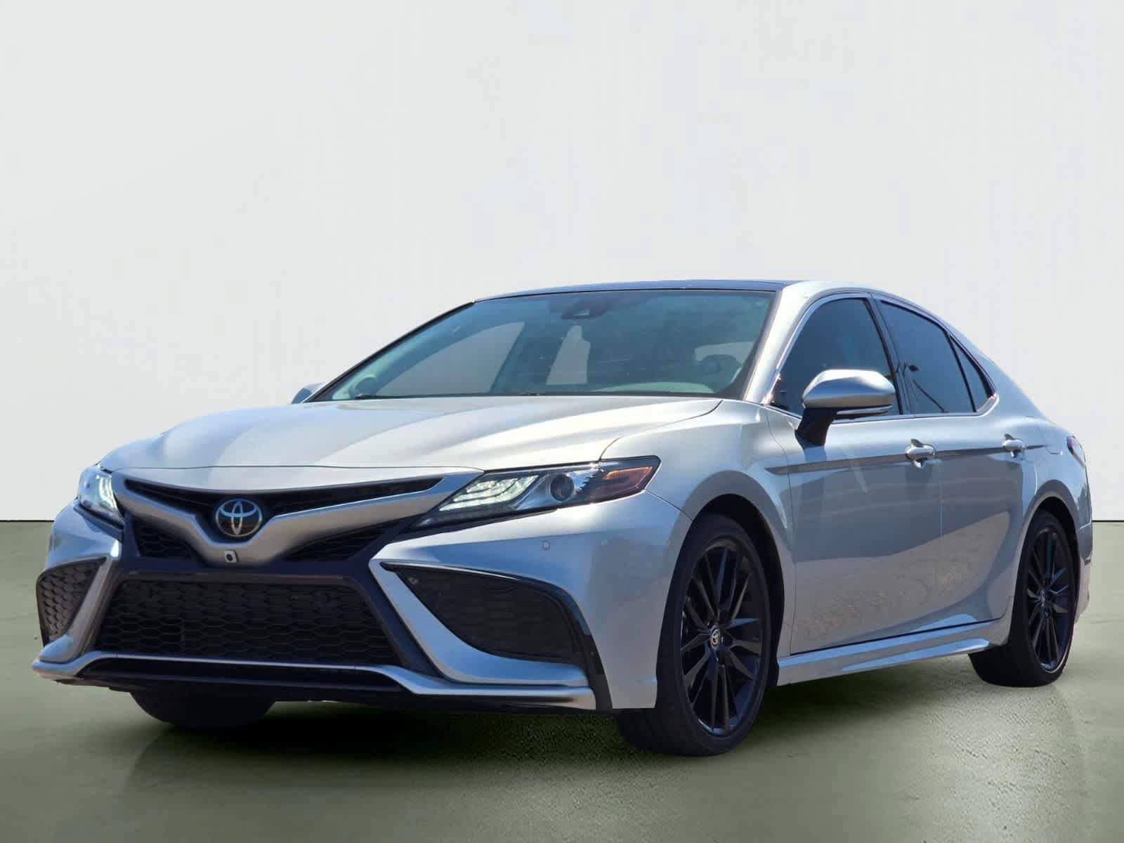 Used 2023 Toyota Camry XSE w/ Navigation Package FWD image 2