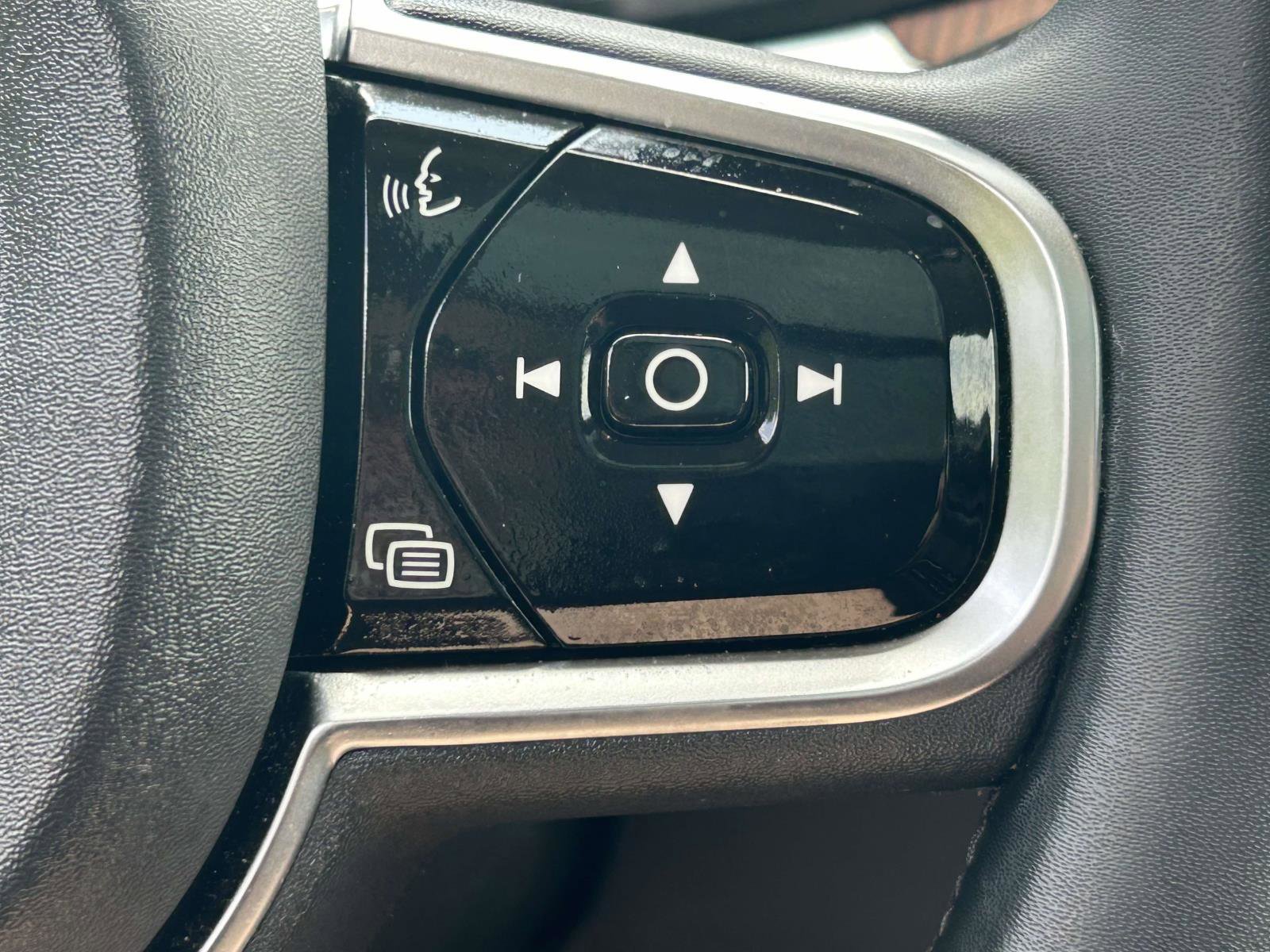 Certified 2023 Volvo XC60 B5 Ultimate w/ Climate Package AWD/4WD image 24
