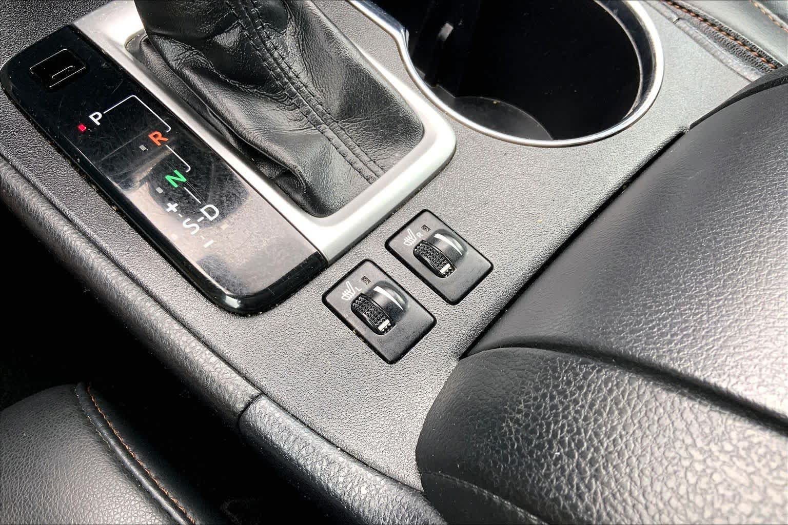 Used 2019 Toyota Highlander XLE FWD image 34