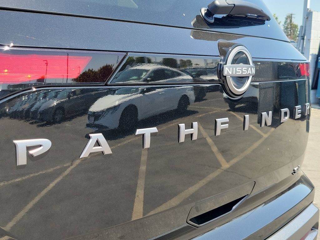 New 2026 Nissan Pathfinder SL w/ SL Premium Package (P04) FWD image 20