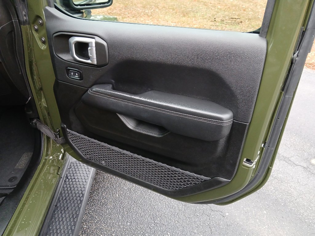 Used 2022 Jeep Wrangler Unlimited Sahara image 34