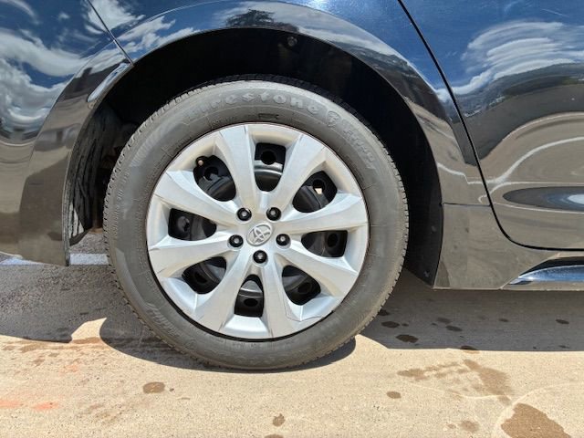 Used 2024 Toyota Corolla LE FWD image 9