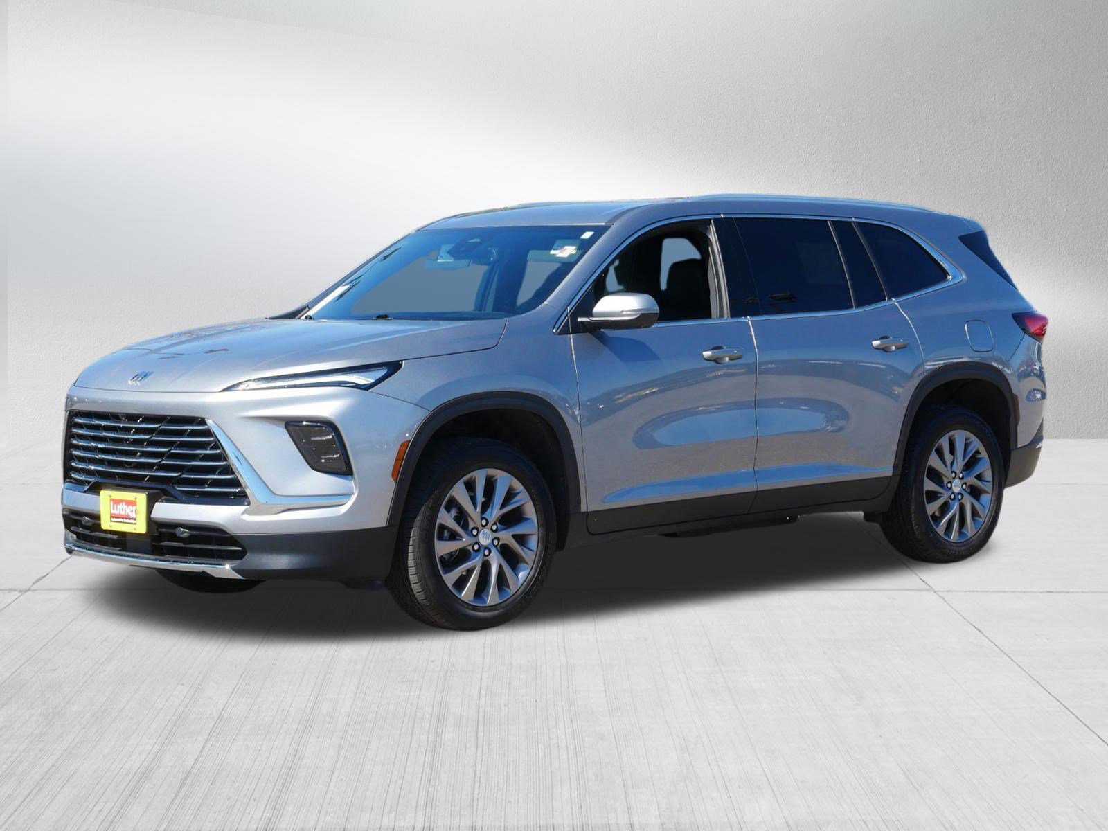 Used 2025 Buick Enclave Preferred image 3