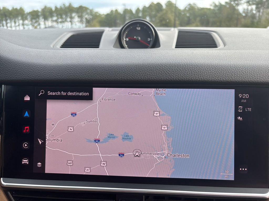 Used 2022 Porsche Cayenne Platinum Edition image 38