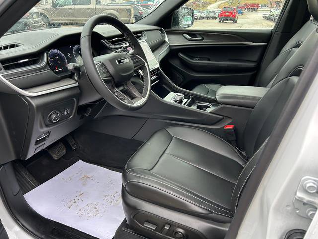 New 2025 Jeep Grand Cherokee Limited image 8