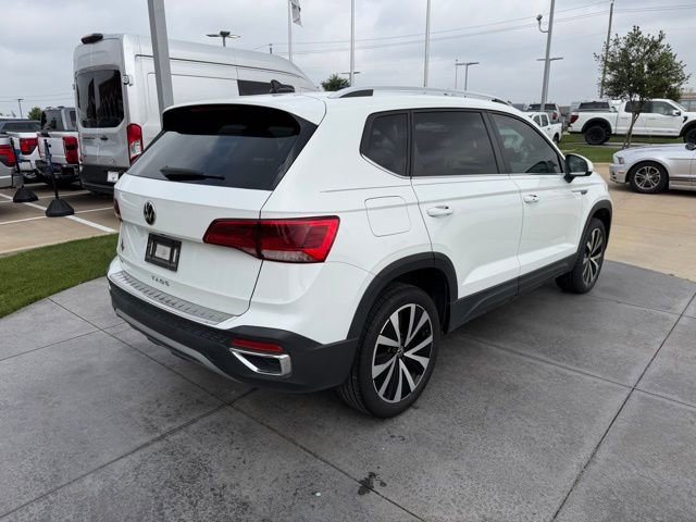 Used 2022 Volkswagen Taos SE FWD image 6