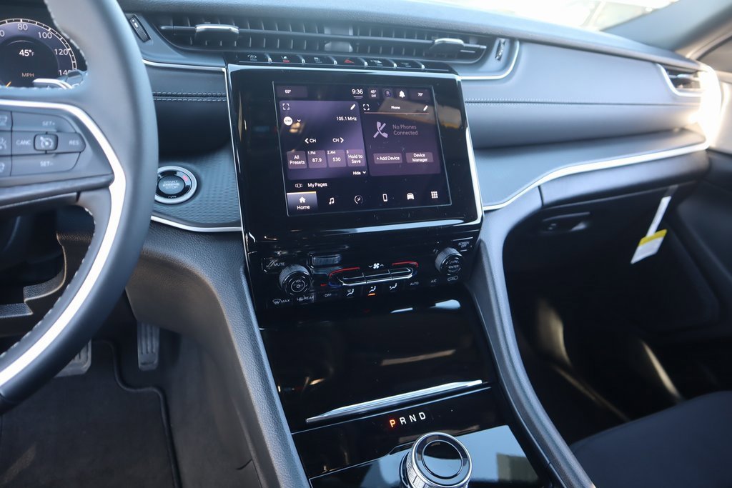 New 2025 Jeep Grand Cherokee L Laredo image 5