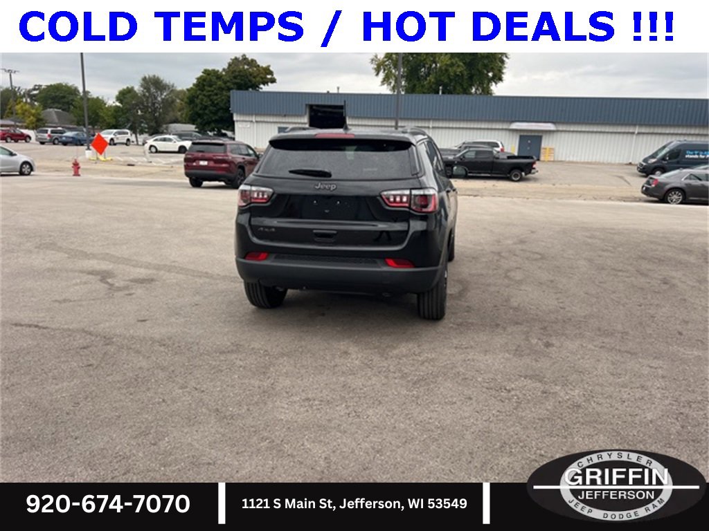 New 2025 Jeep Compass Latitude w/ Sun & Sound Group image 8