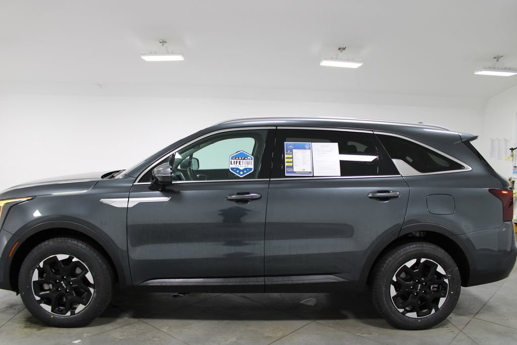 Used 2024 Kia Sorento S image 6