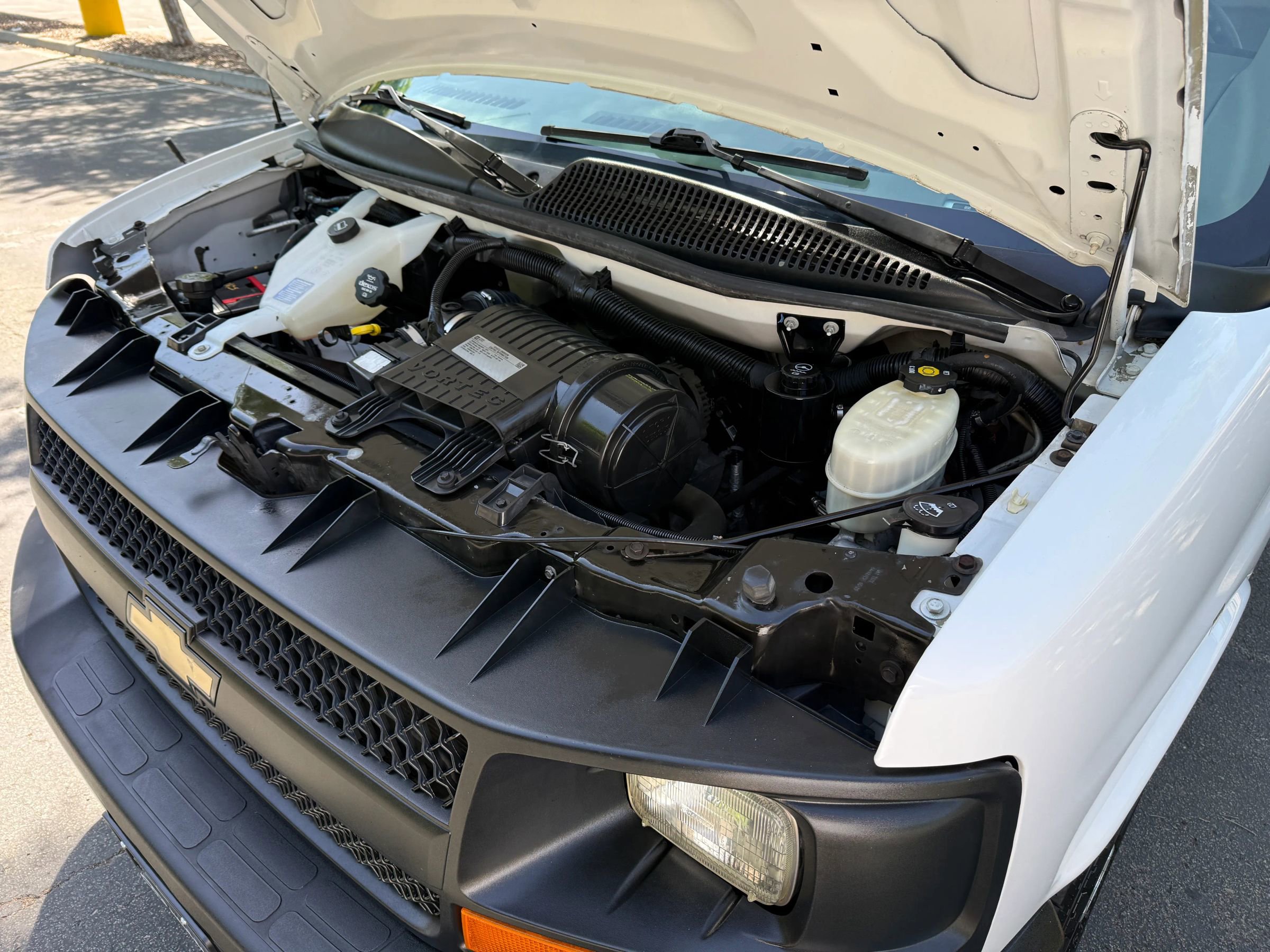 Used 2015 Chevrolet Express 2500 Van 3D image 30
