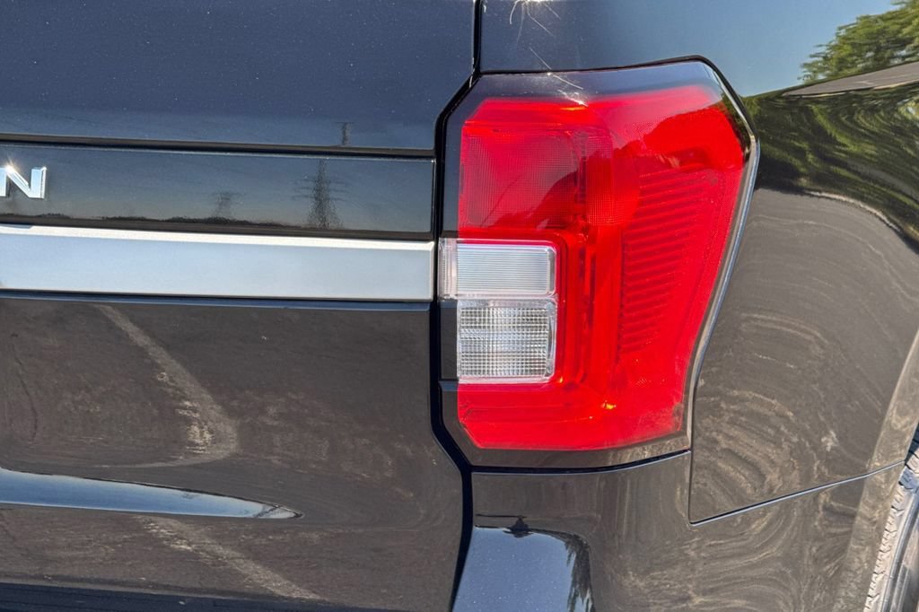 Used 2024 Ford Expedition XLT AWD/4WD image 34