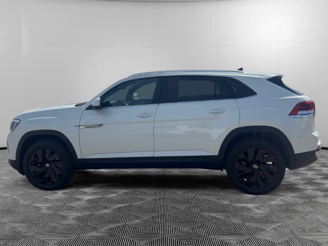 New 2026 Volkswagen Atlas Cross Sport SE FWD image 2