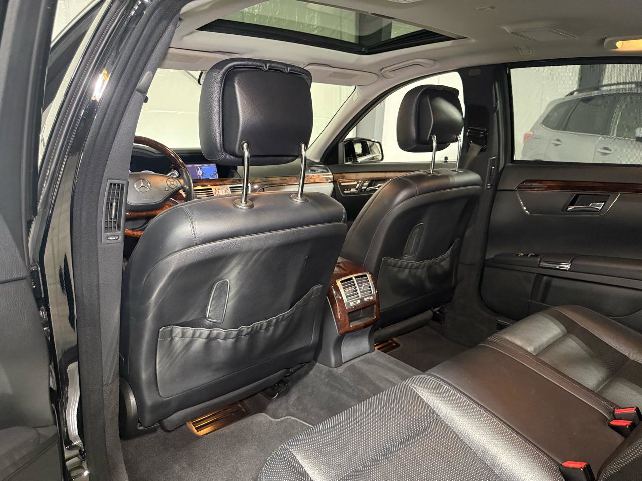 Used 2012 Mercedes-Benz S 550 4MATIC image 32