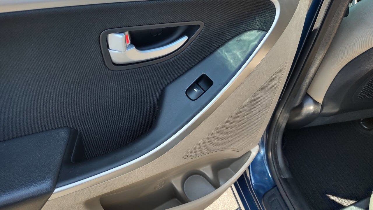 Used 2014 Hyundai Elantra GT image 31