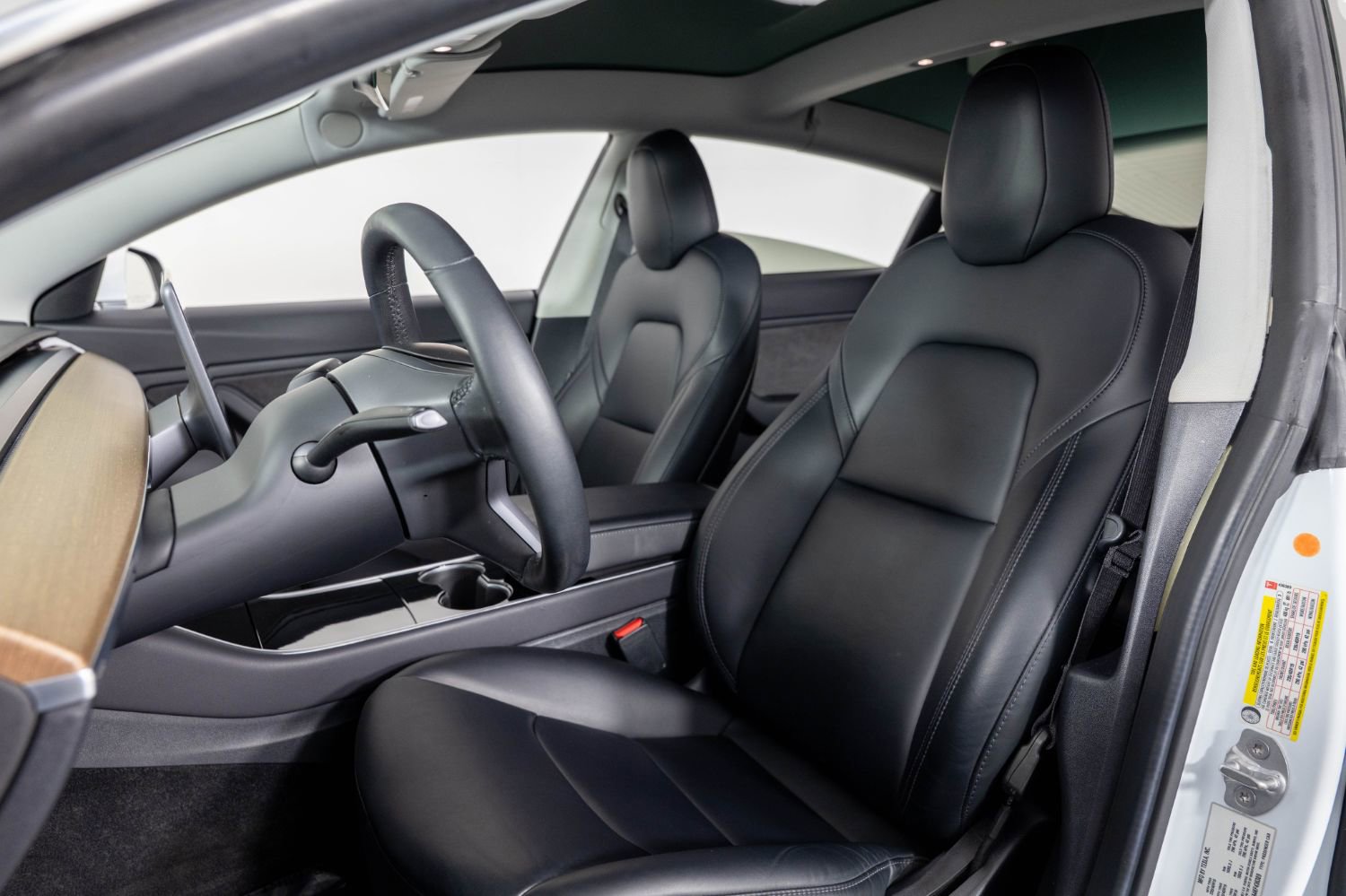 Used 2019 Tesla Model 3 Long Range image 16