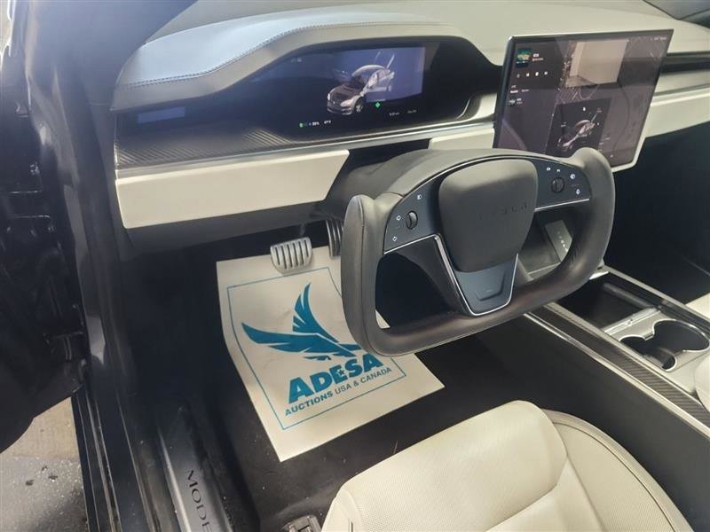 Used 2021 Tesla Model S Plaid image 7