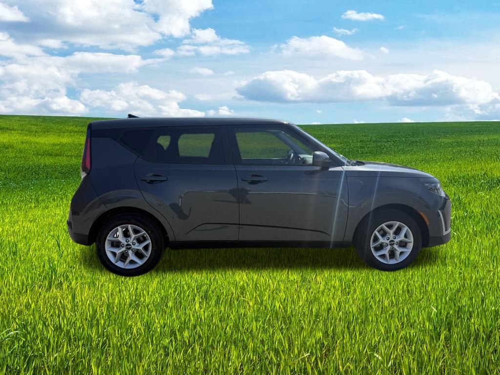 Used 2024 Kia Soul LX w/ Option Group 015 image 4
