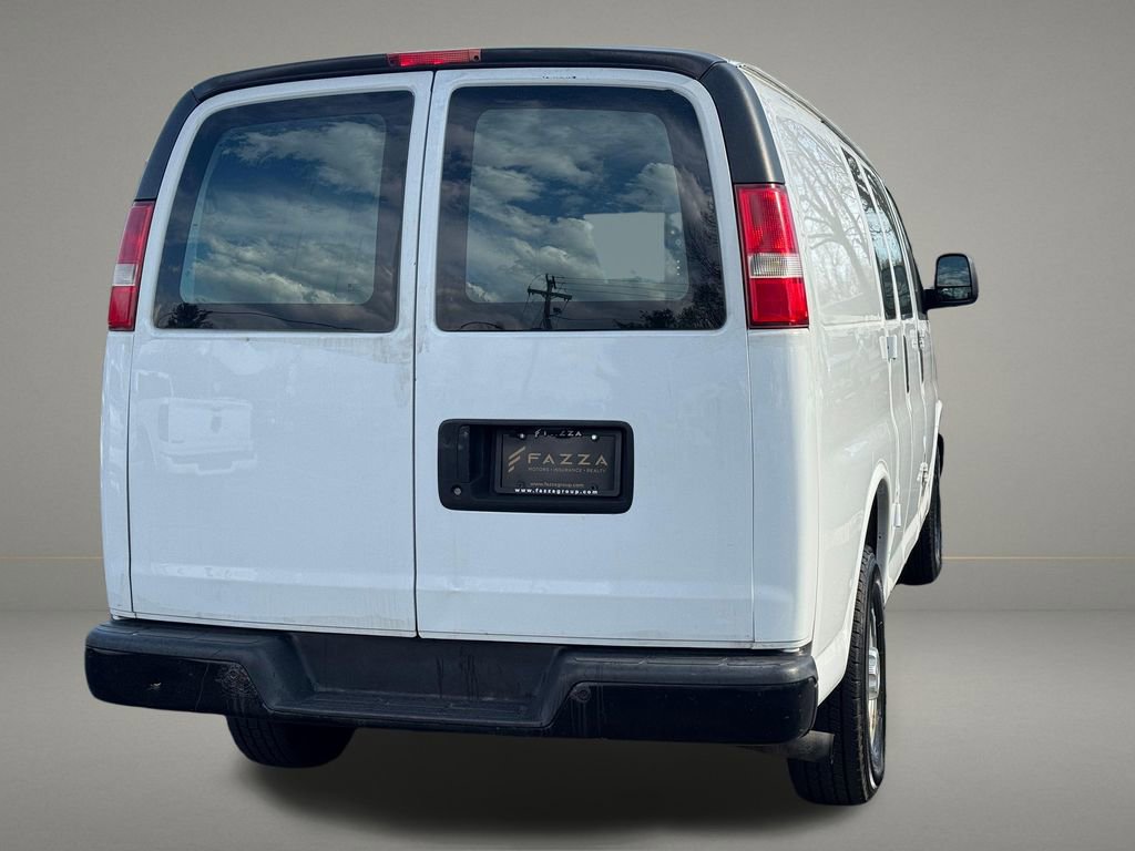 Used 2017 Chevrolet Express 2500 image 5