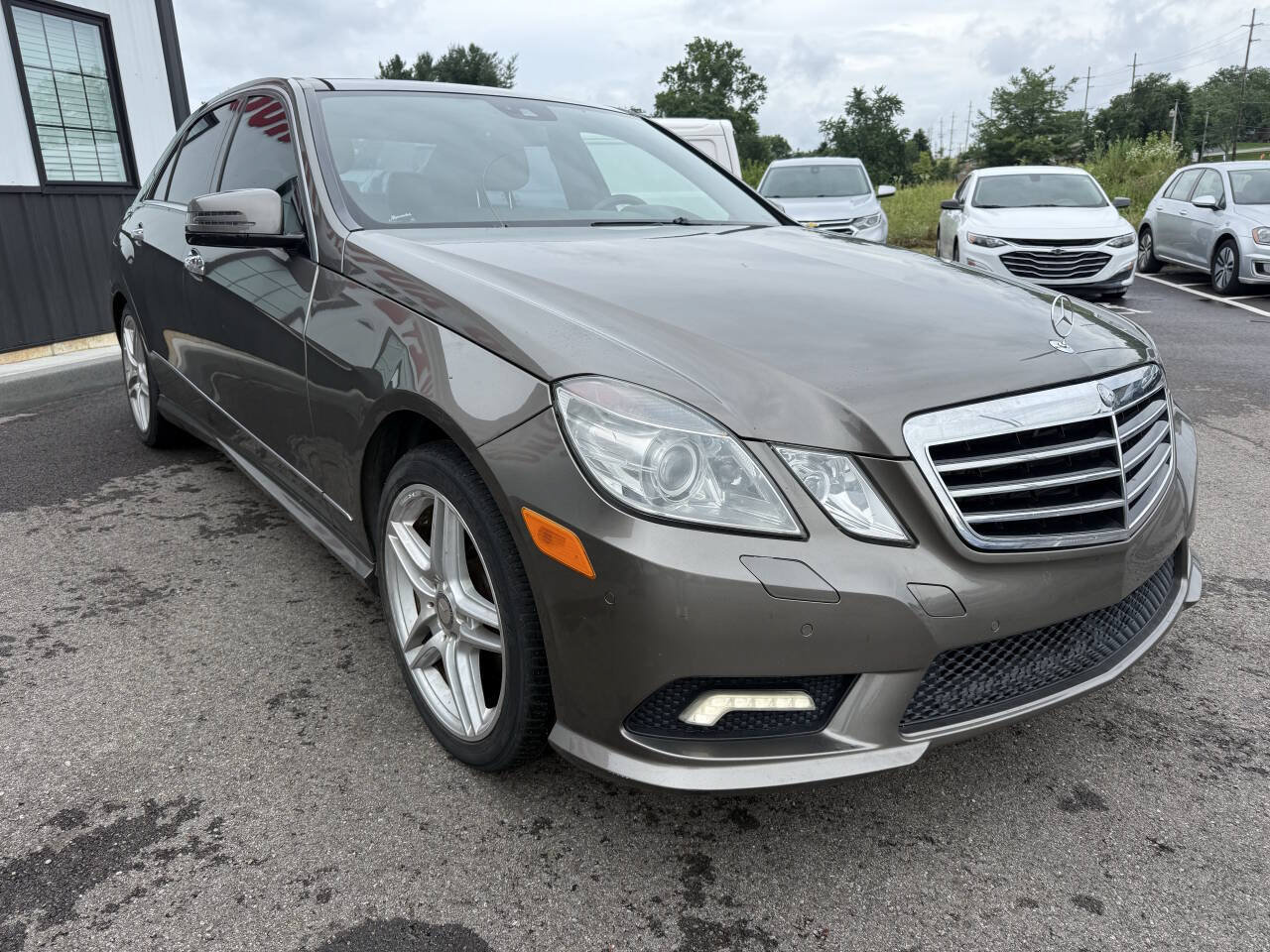 Used 2011 Mercedes-Benz E 550 4MATIC Sedan w/ Premium 2 Pkg image 3