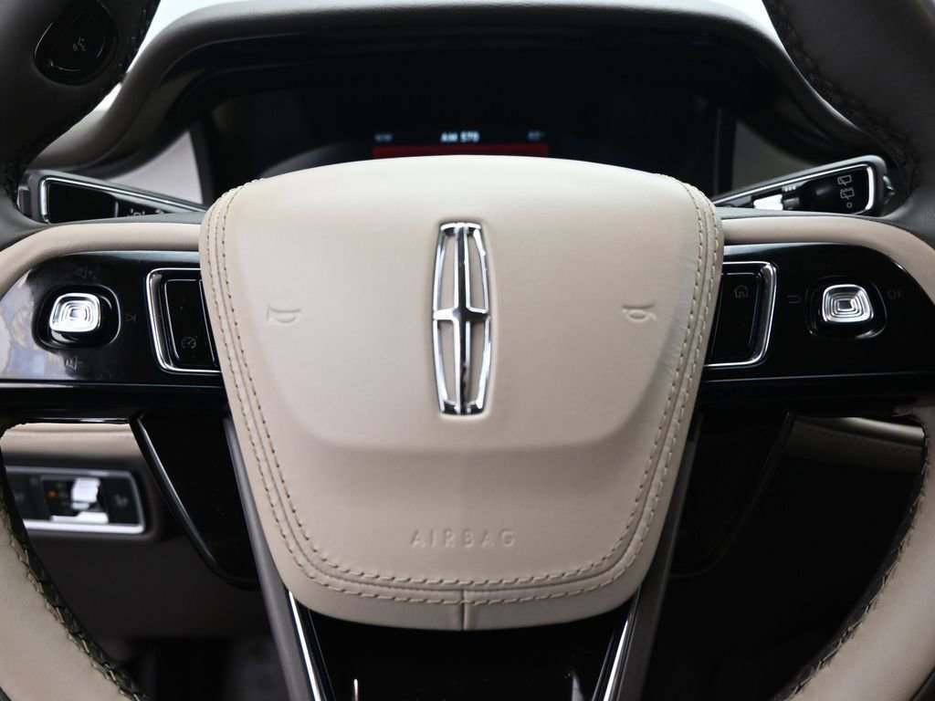 Used 2023 Lincoln Aviator Standard image 10