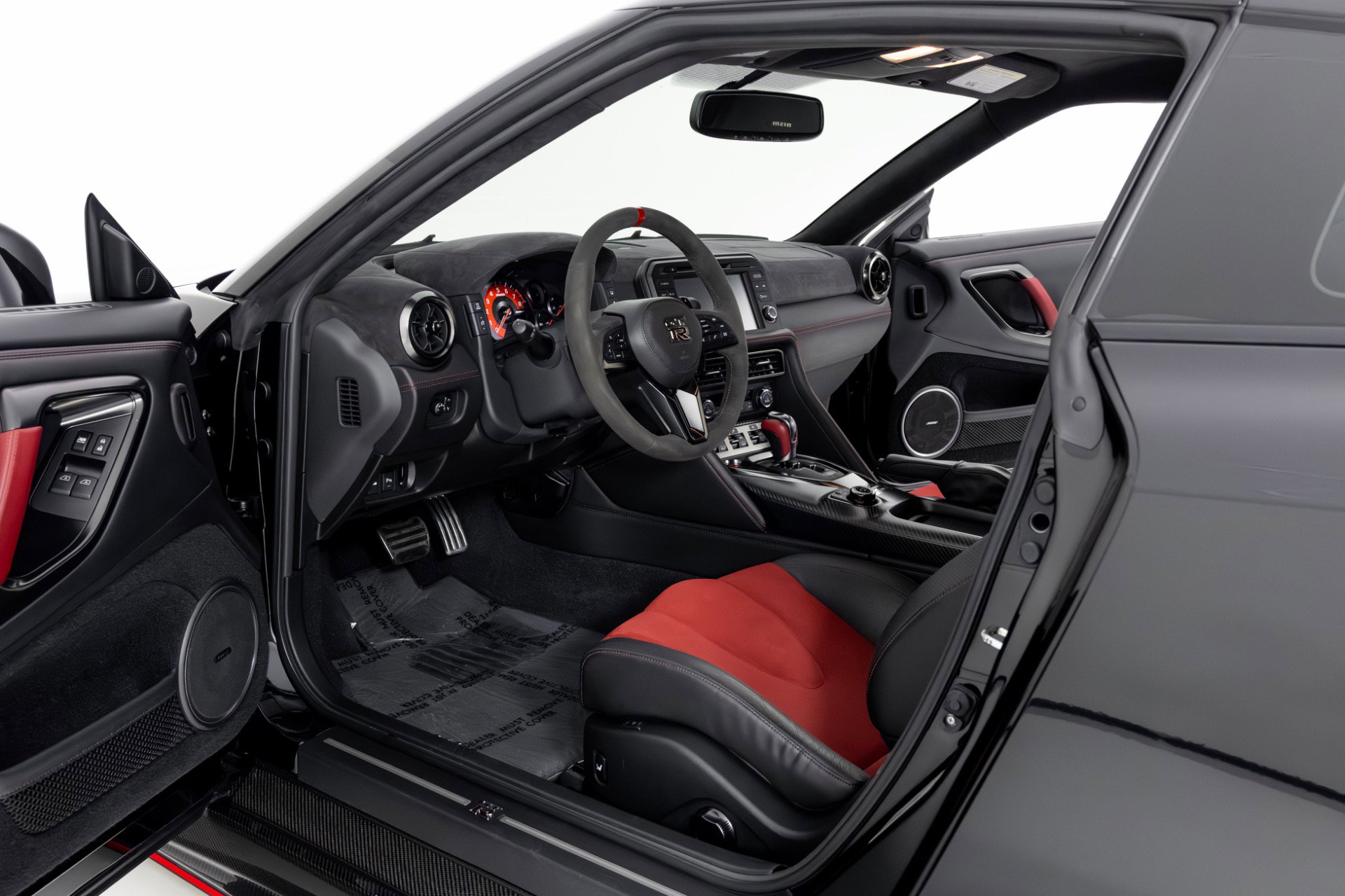 Used 2017 Nissan GT-R NISMO image 9