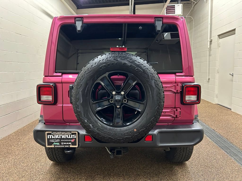 Used 2022 Jeep Wrangler Unlimited Sahara AWD/4WD image 3