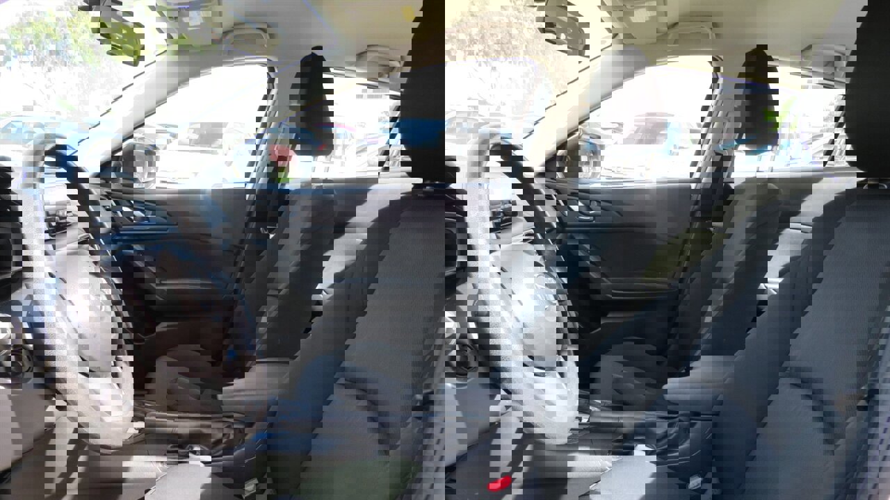 Used 2014 MAZDA MAZDA3 i SV image 12